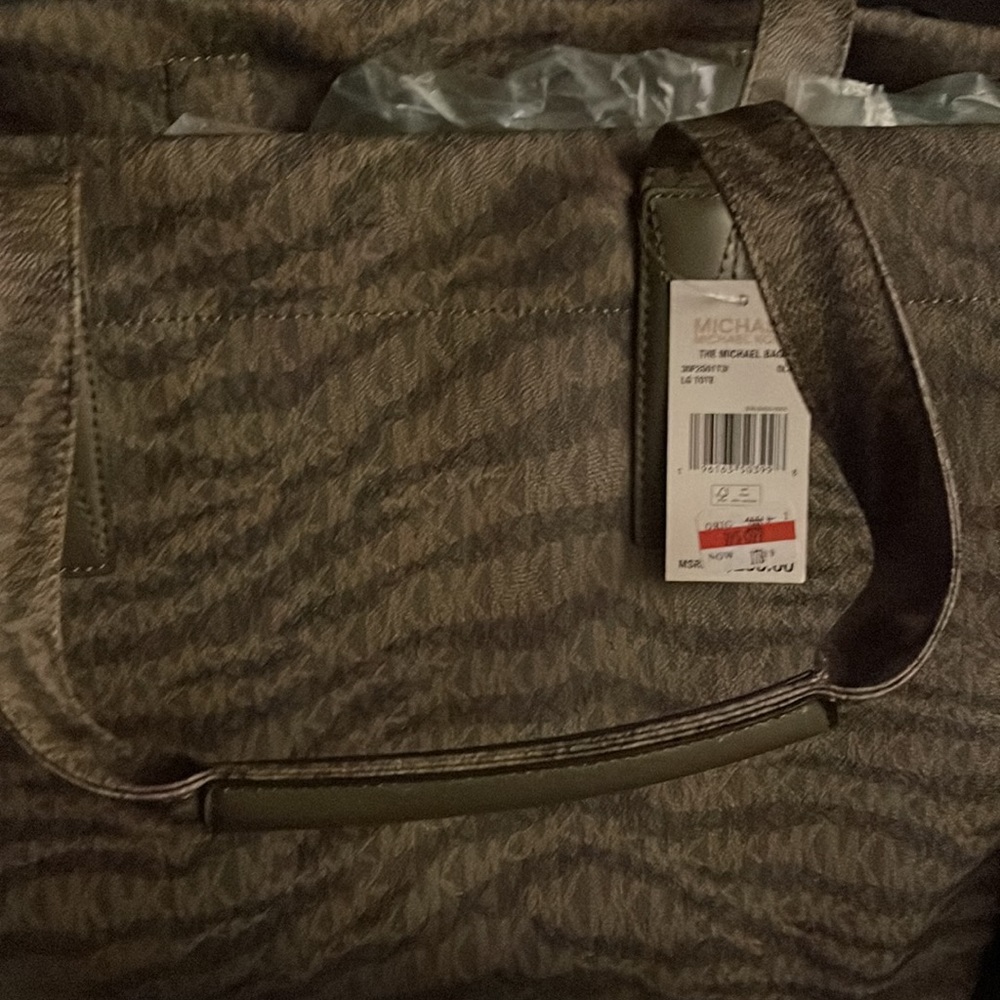 - Michael Tote Bag by MICHAEL Michael Kors - Picture 6 of 7